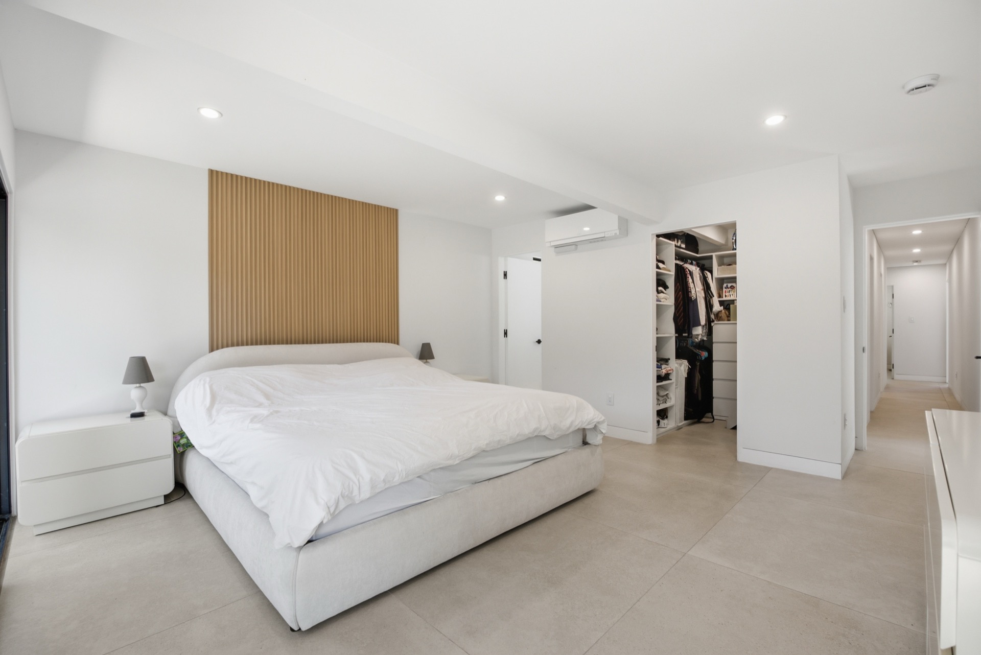 Wall-mounted WiFi mini-split climate control unit